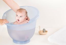 Bagnetto del neonato: quando farlo, come farlo e quali prodotti scegliere