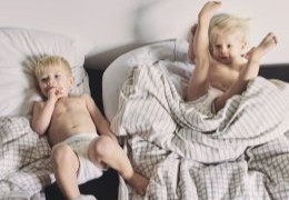 Pipì a letto nei bambini: cause, rimedi e come affrontare l'enuresi notturna con serenità